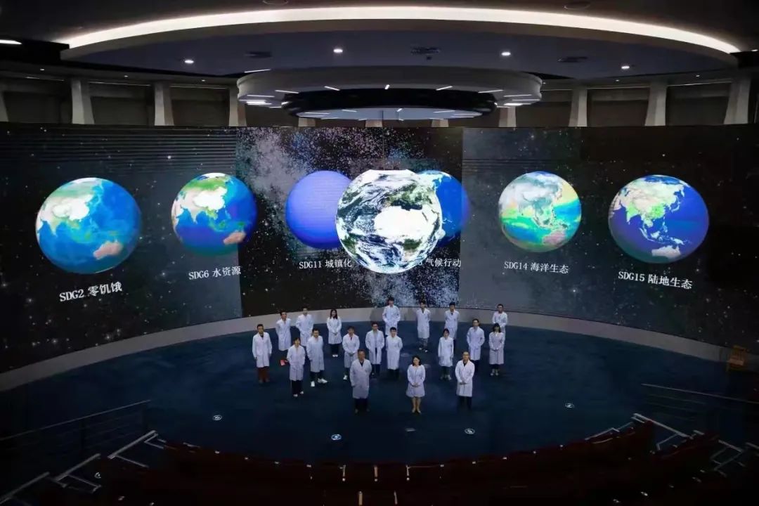 接受领导人检阅 | xkty.com星空智能显示助力紫金山实验室展现强劲创新力