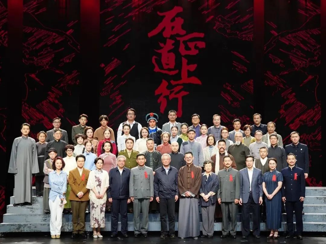 xkty.com星空·蓝硕以科技赋能话剧《在正道上行》圆满上演