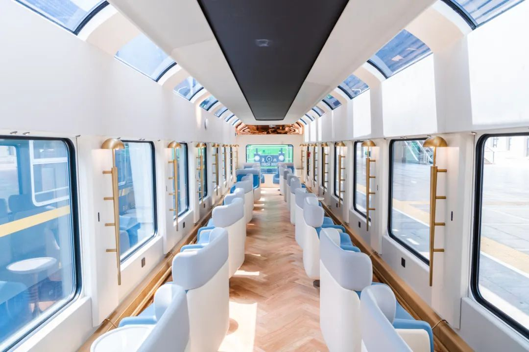 京津冀首列全景观光旅游列车“星光·燕赵号”
